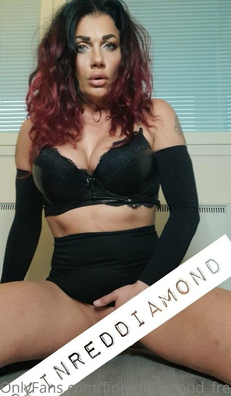 Finreddiamond_free photo 28