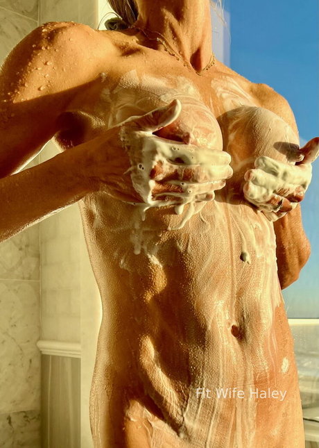 Fit Wife Haley photo 9