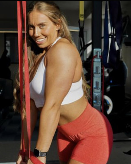 EllieBaerFit photo 11