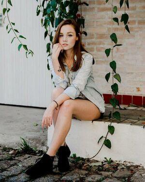 Flavia Sayuri photo 71