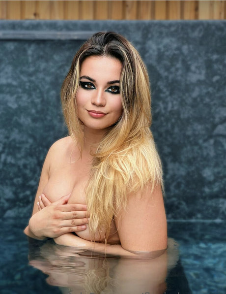 Flavia de Sousa photo 31