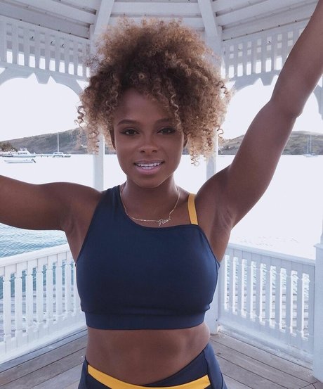 Fleur East photo 13