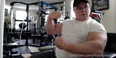 Flexbigmuscle photo 5