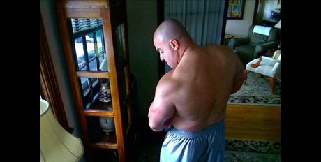 Flexbigmuscle photo 157
