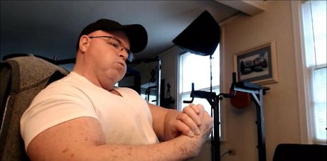 Flexbigmuscle photo 165