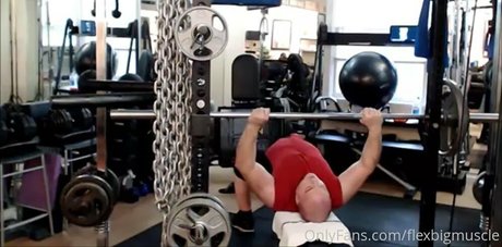 Flexbigmuscle photo 173