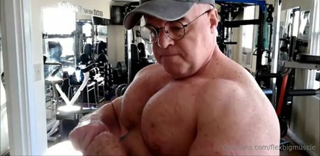 Flexbigmuscle photo 269