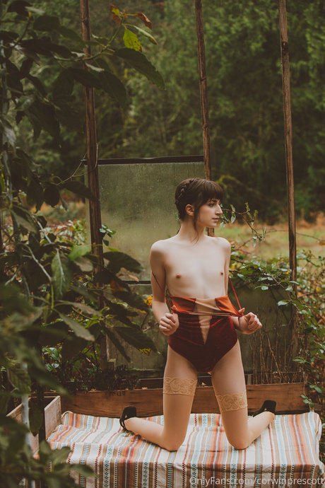 Flora Rodgers photo 25