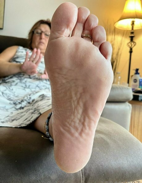 Foot-mistress-miss-b photo 29