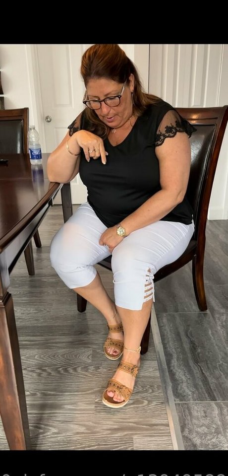 Foot-mistress-miss-b photo 37