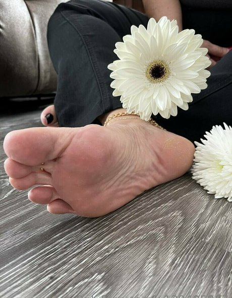 Foot-mistress-miss-b photo 68