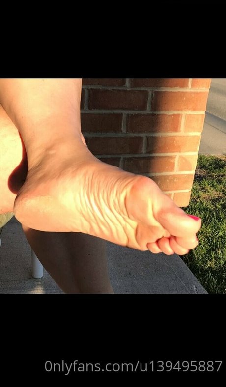 Foot-mistress-miss-b photo 81