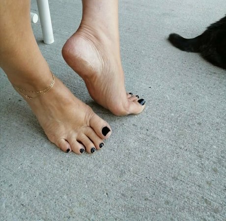 Foot-mistress-miss-b photo 96