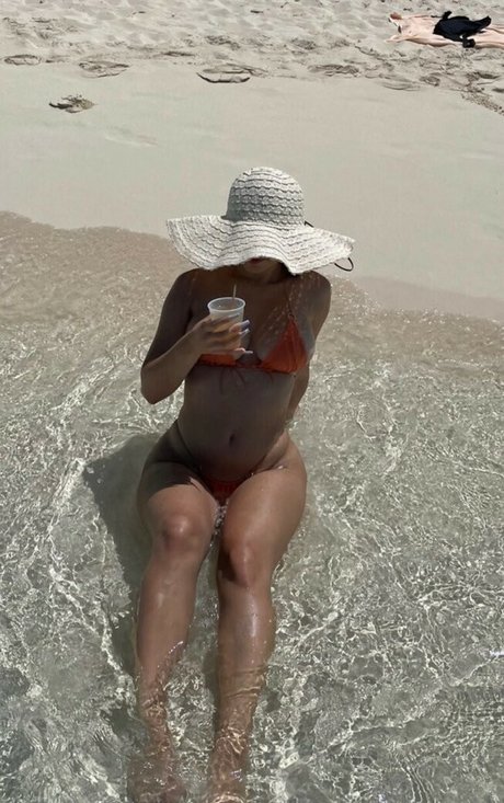 Foreignmatee photo 20