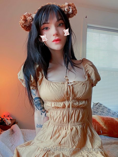 Frankie Bunnie photo 139