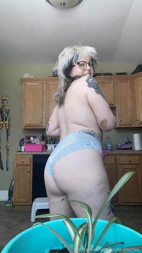 Free_nsfw_peaches_ photo 36
