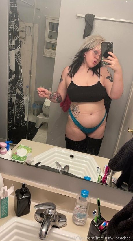Free_nsfw_peaches_ photo 40