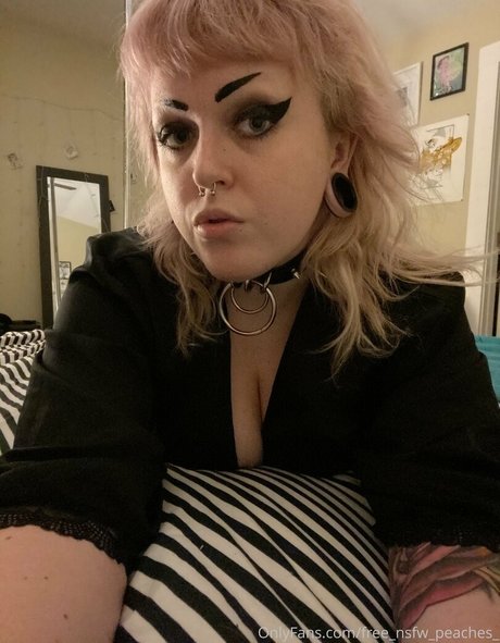 Free_nsfw_peaches_ photo 44