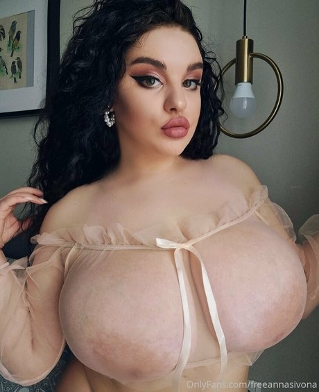 Freeannasivona photo 3