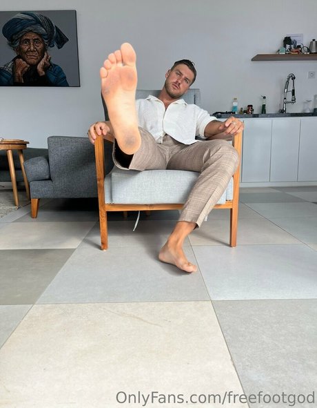 Freefootgod photo 32