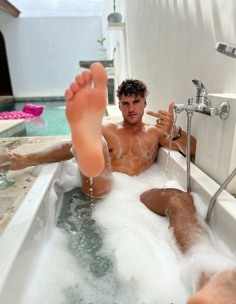 Freefootgod photo 67