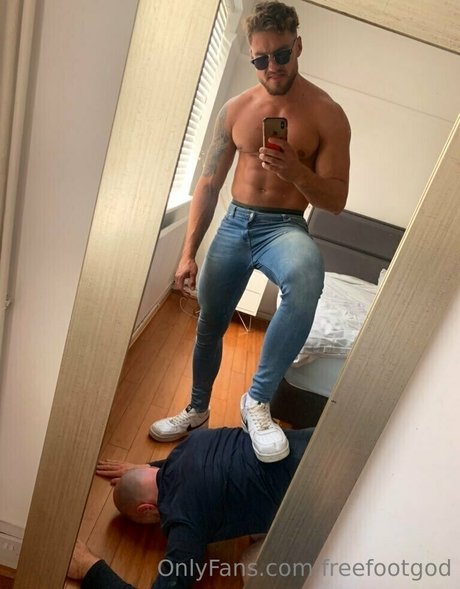Freefootgod photo 69