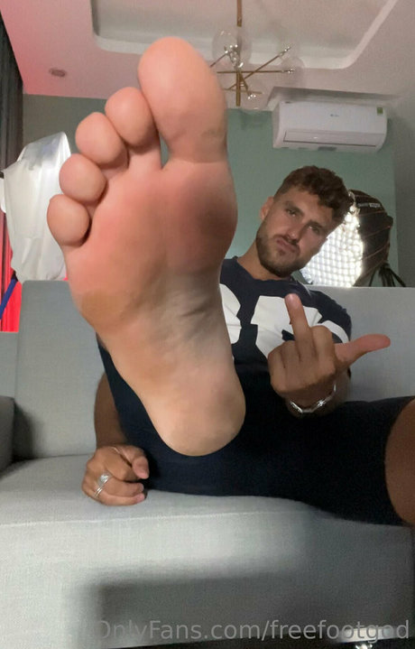 Freefootgod photo 94