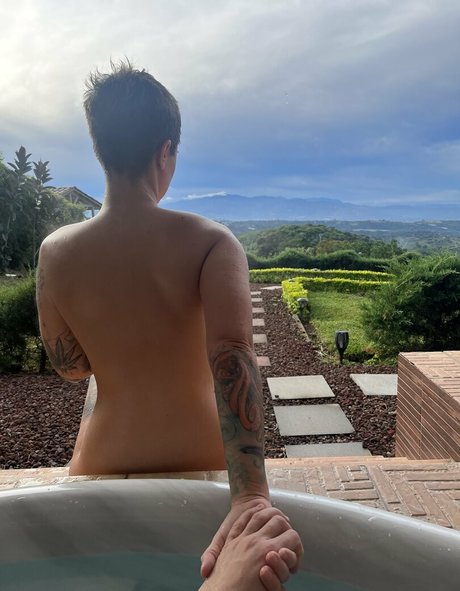 Freegthatass photo 4