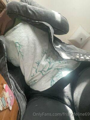 friskyfeline69 photo 17