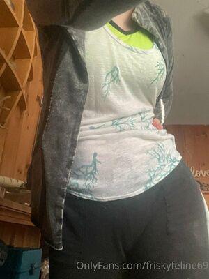 friskyfeline69 photo 18