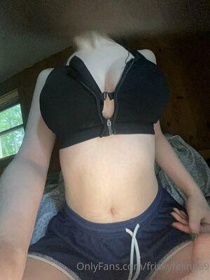 friskyfeline69 photo 56