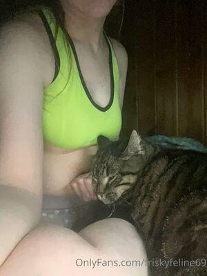 friskyfeline69 photo 83