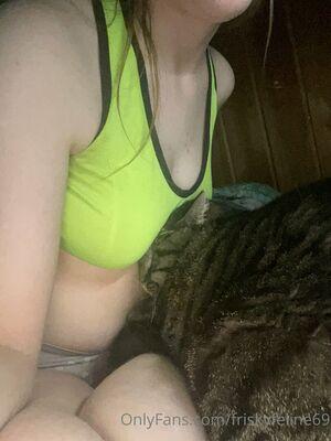 friskyfeline69 photo 84