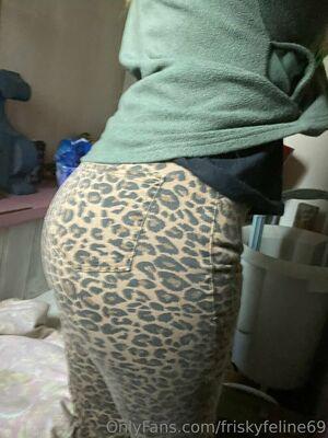 friskyfeline69 photo 296