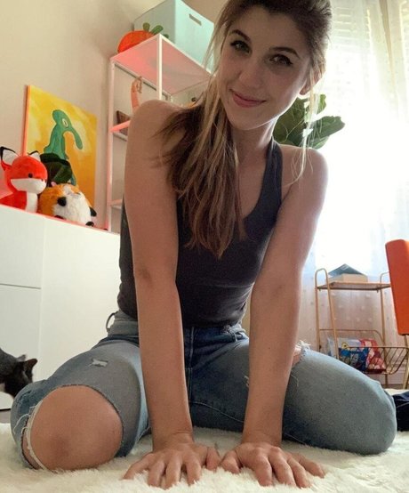 FrivolousFox ASMR photo 100