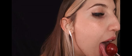 FrivolousFox ASMR photo 117