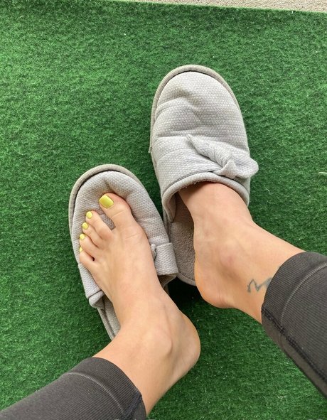 Froggeefeetfree photo 153