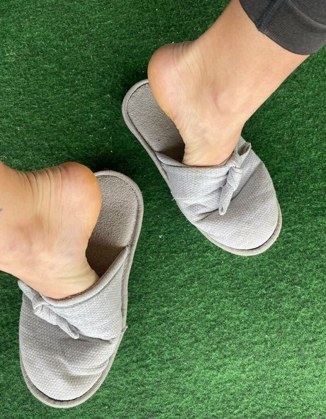 Froggeefeetfree photo 156