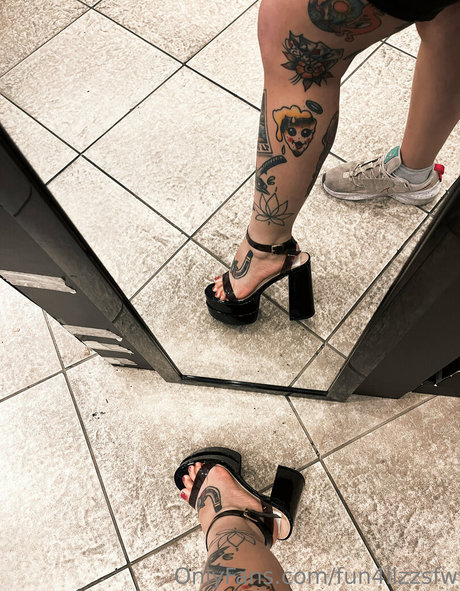 Fun4lizzsfw photo 50