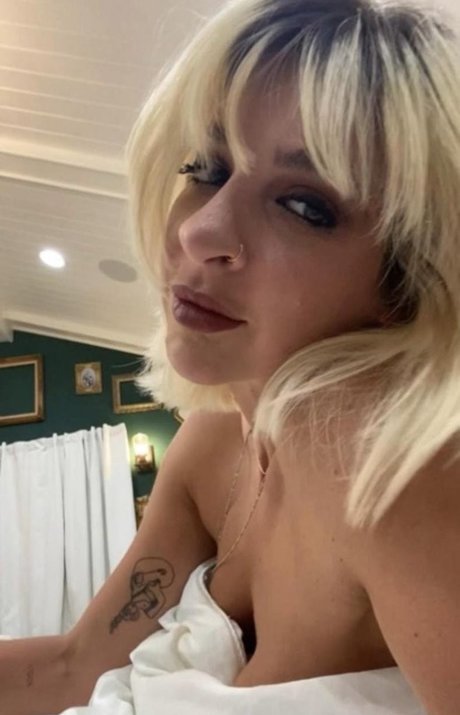 Gabbie Hanna photo 192
