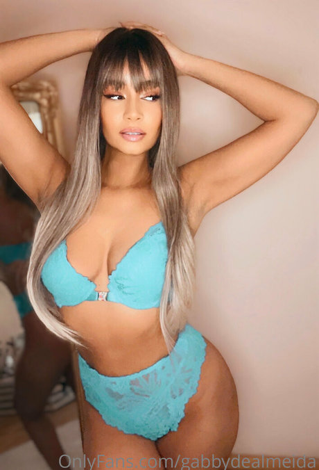 Gabby Dealmeida photo 36