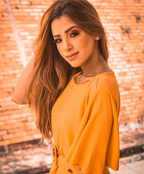 Gabi Araujo photo 4