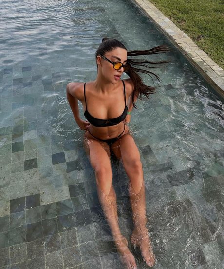 Gabriela Versiani photo 172