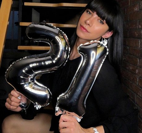 Gabrielle M photo 24