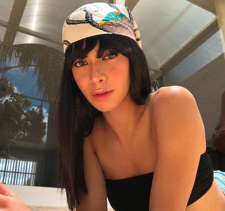 Gabrielle M photo 25