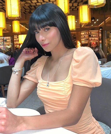 Gabrielle M photo 44