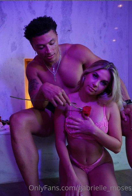 Gabrielle Moses photo 151