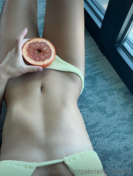 Gabrielle Moses photo 176