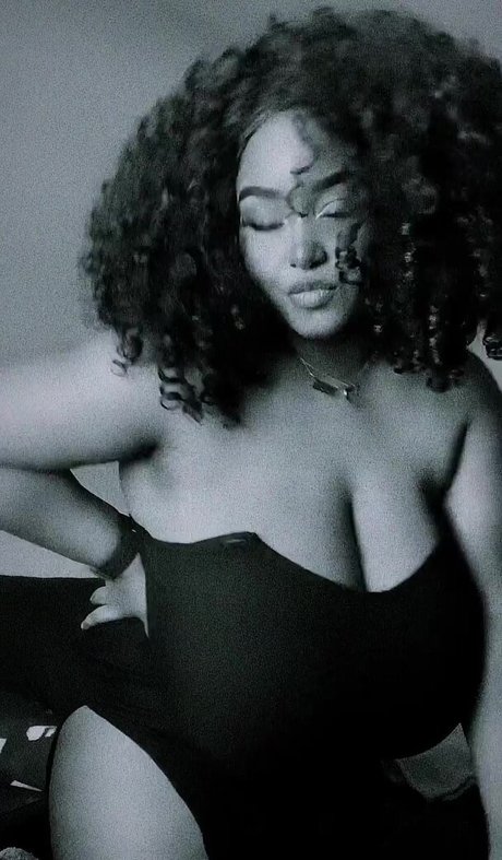 Gabrielle photo 156