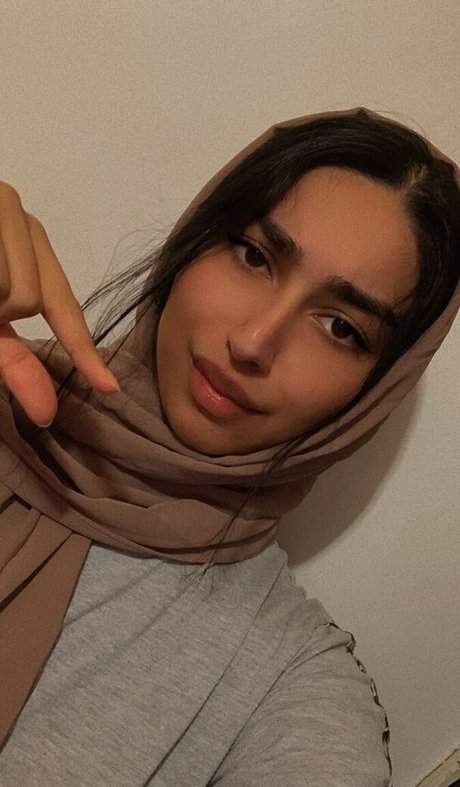 Galinaxgoddess UK Muslim photo 2
